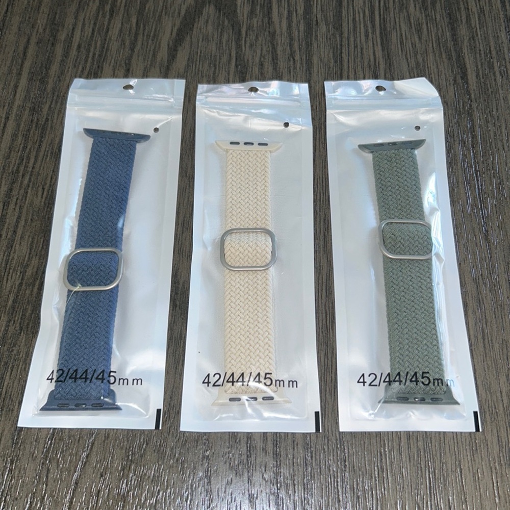 3 NWT 42/44/45mm apple watch bands !